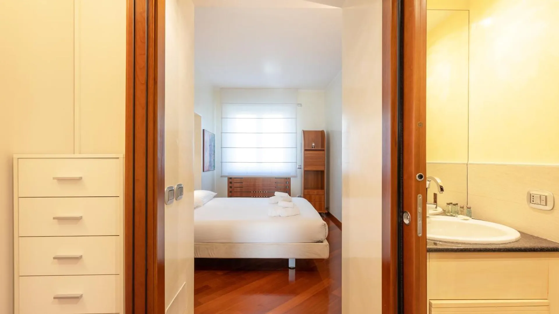 מילאנו Wonderful 2Bedroom Flat Solari 7Th F - Mirable Pm 0*,  איטליה